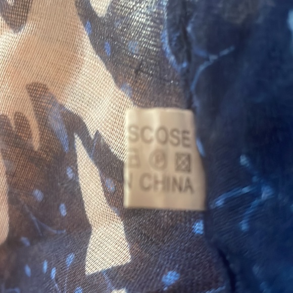 Sheer Blue and White Elephant Scarf 🧣 - Picture 13 of 14